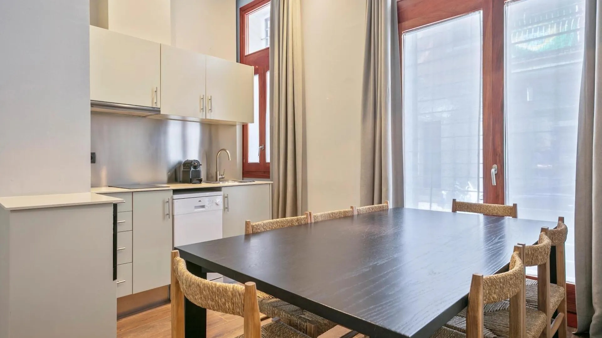 Uma Suites Barceloneta Beach