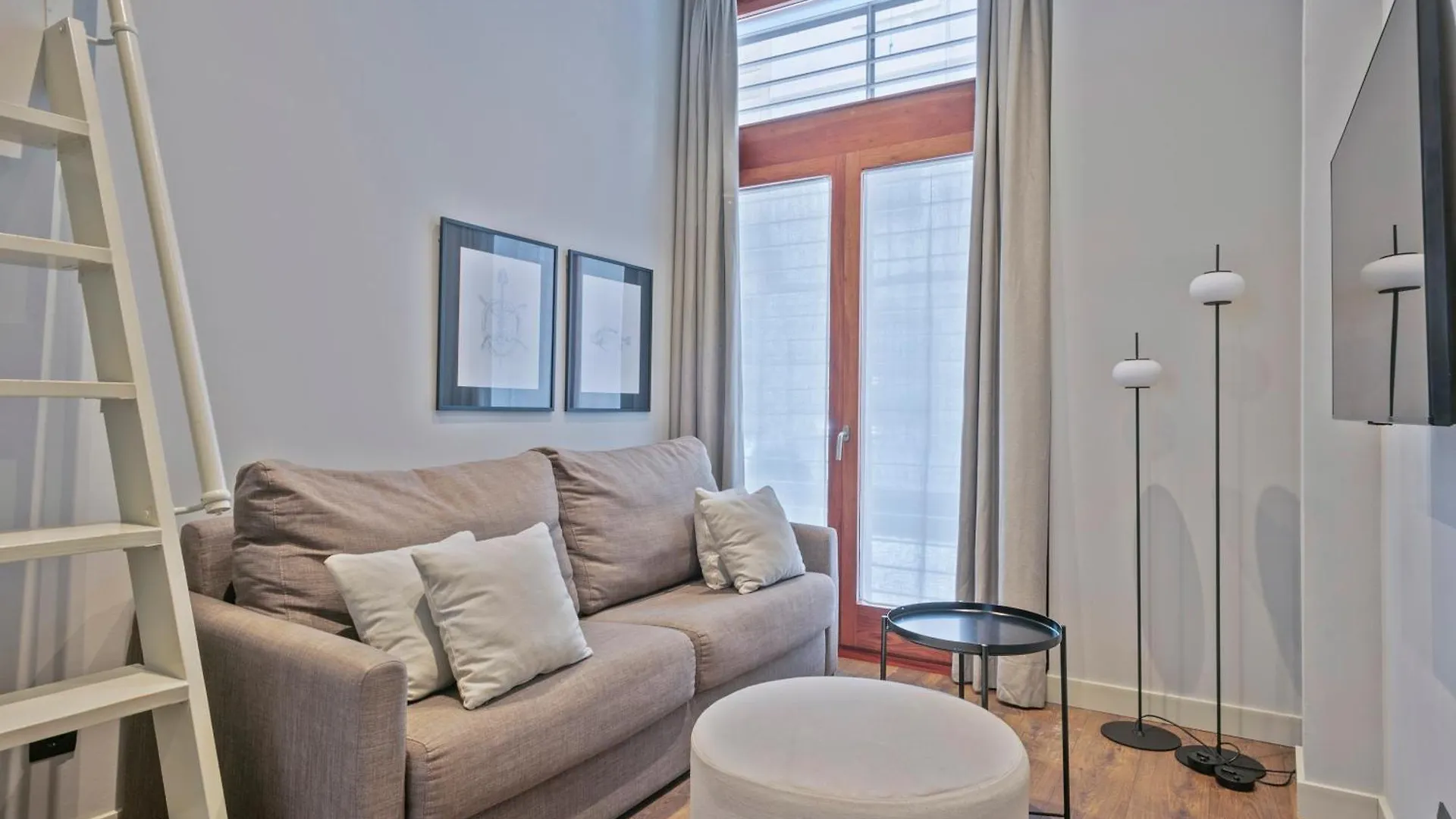Apartment Uma Suites Barceloneta Beach Spain